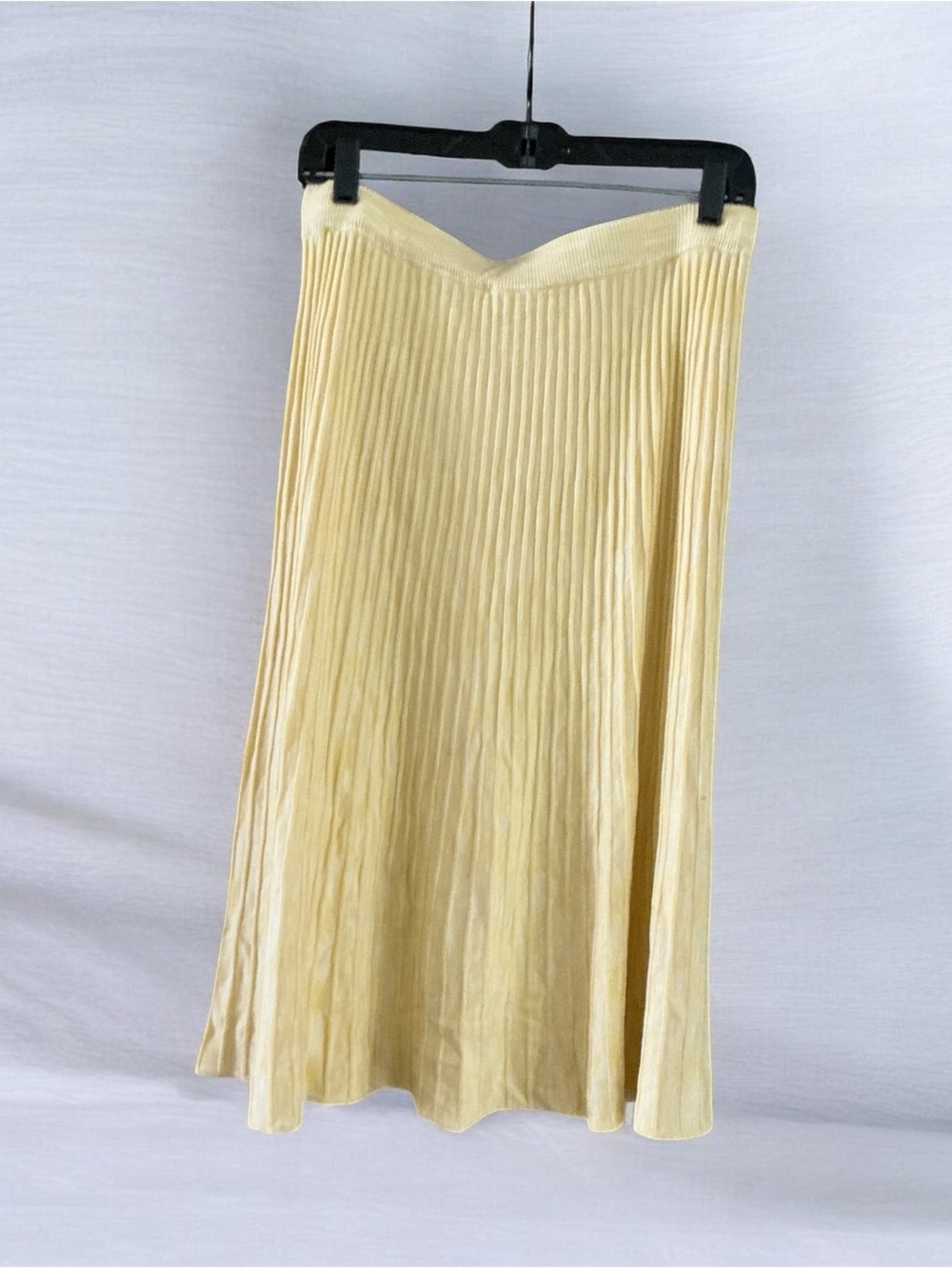 a new day Pleated Midi Skirt in Pale Yellow